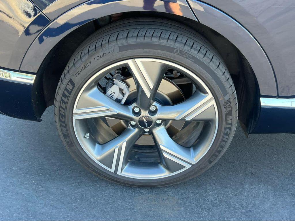 new 2025 Genesis GV80 car, priced at $67,995