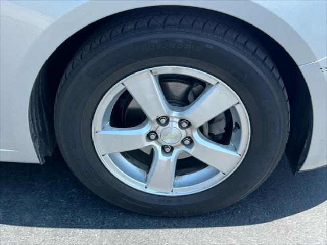 used 2014 Chevrolet Cruze car, priced at $5,499