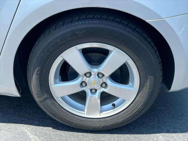 used 2014 Chevrolet Cruze car, priced at $5,499