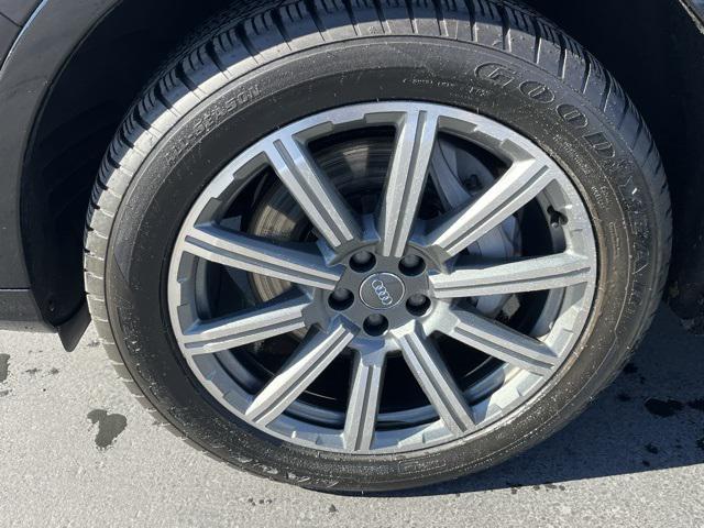 used 2019 Audi Q7 car, priced at $27,395