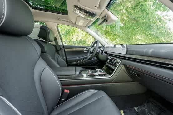 new 2025 Genesis GV80 car, priced at $75,990