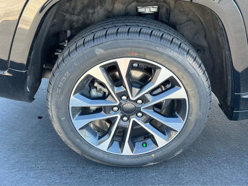 used 2021 Jeep Grand Cherokee L car, priced at $27,895