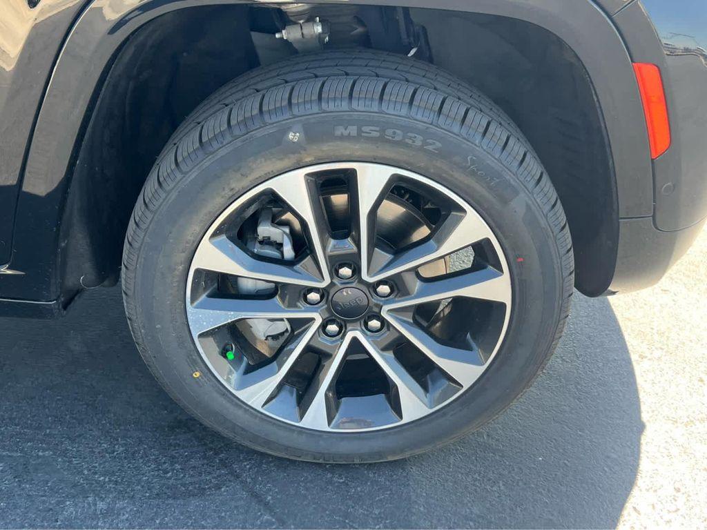 used 2021 Jeep Grand Cherokee L car, priced at $27,895