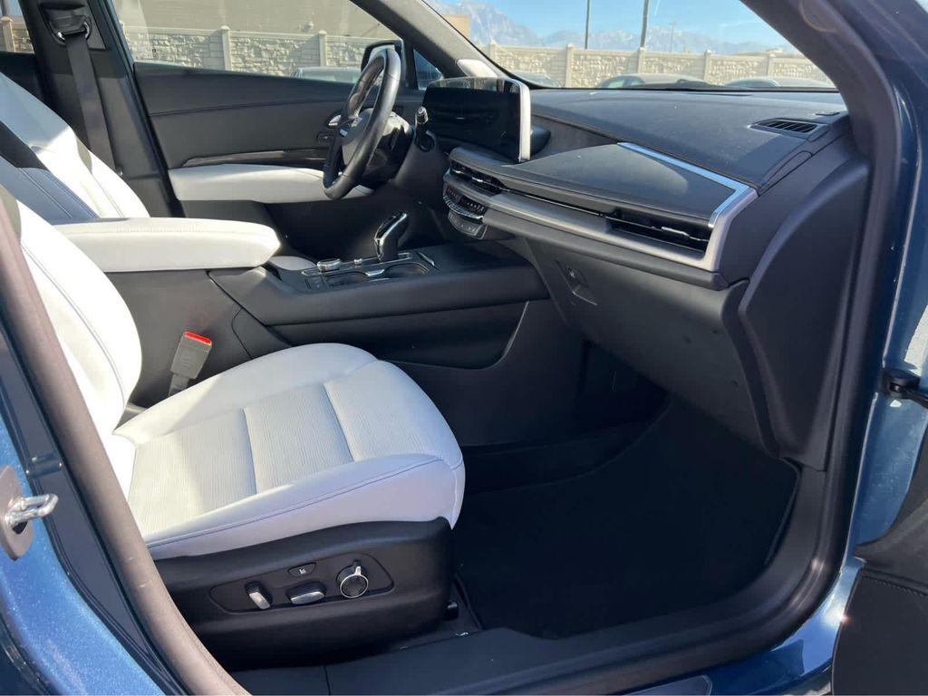 used 2024 Cadillac XT4 car, priced at $35,480