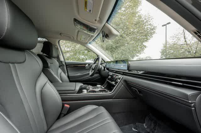 new 2025 Genesis GV80 car, priced at $60,805