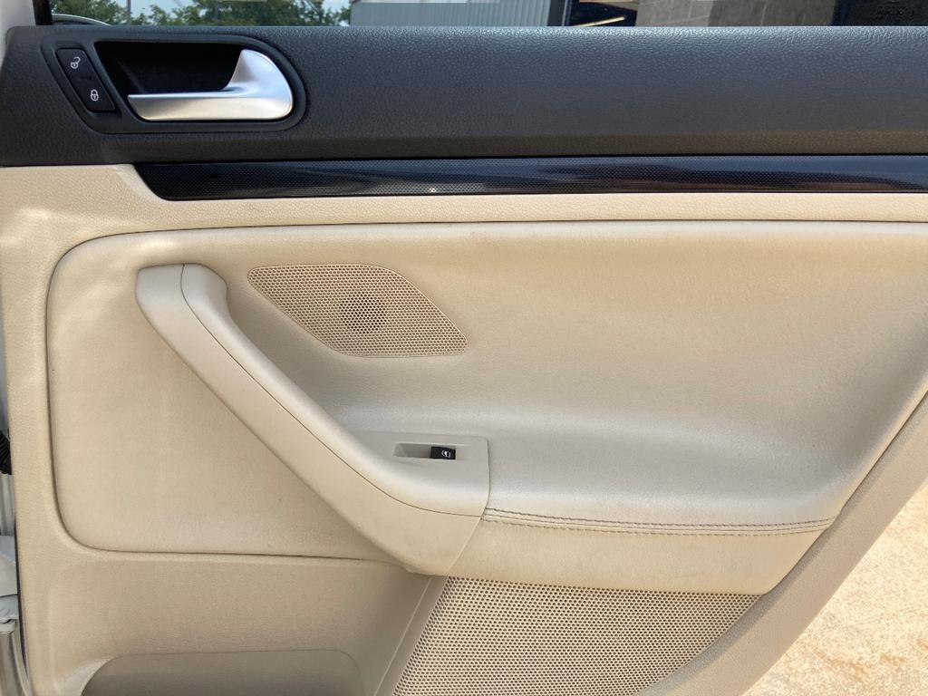 used 2013 Volkswagen Jetta SportWagen car, priced at $13,880