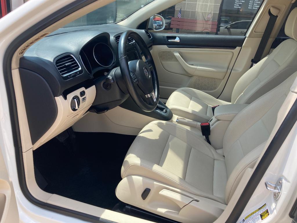 used 2013 Volkswagen Jetta SportWagen car, priced at $13,880