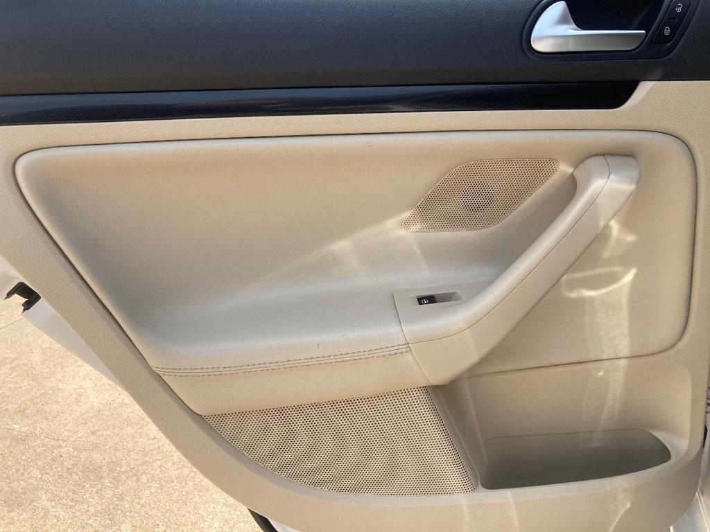 used 2013 Volkswagen Jetta SportWagen car, priced at $13,880