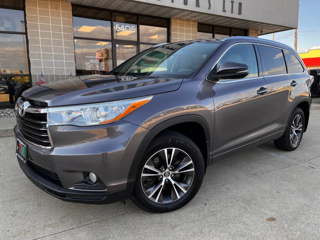 used 2016 Toyota Highlander car, priced at $14,440