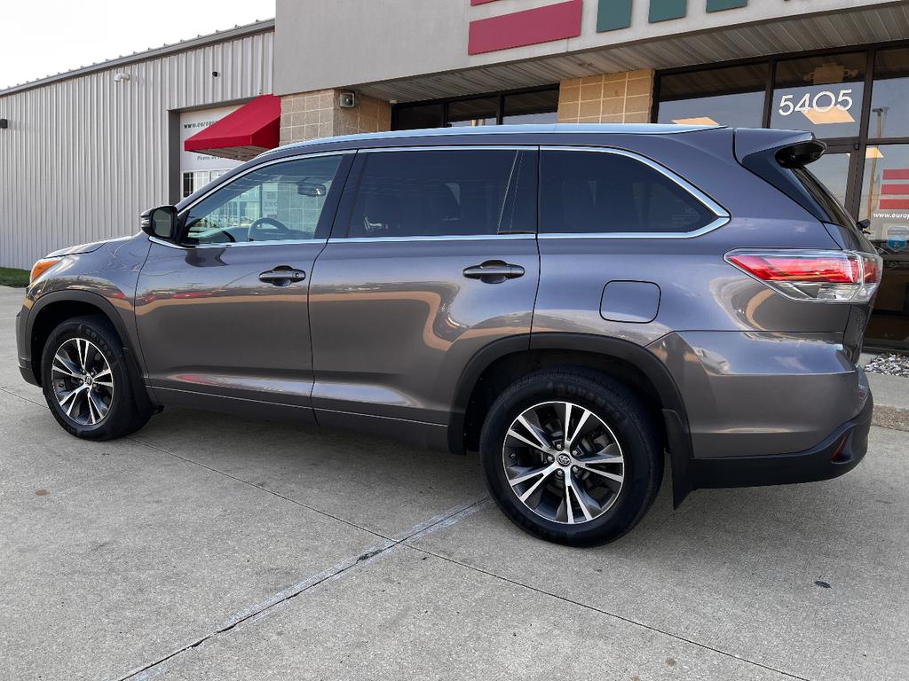 used 2016 Toyota Highlander car, priced at $14,440