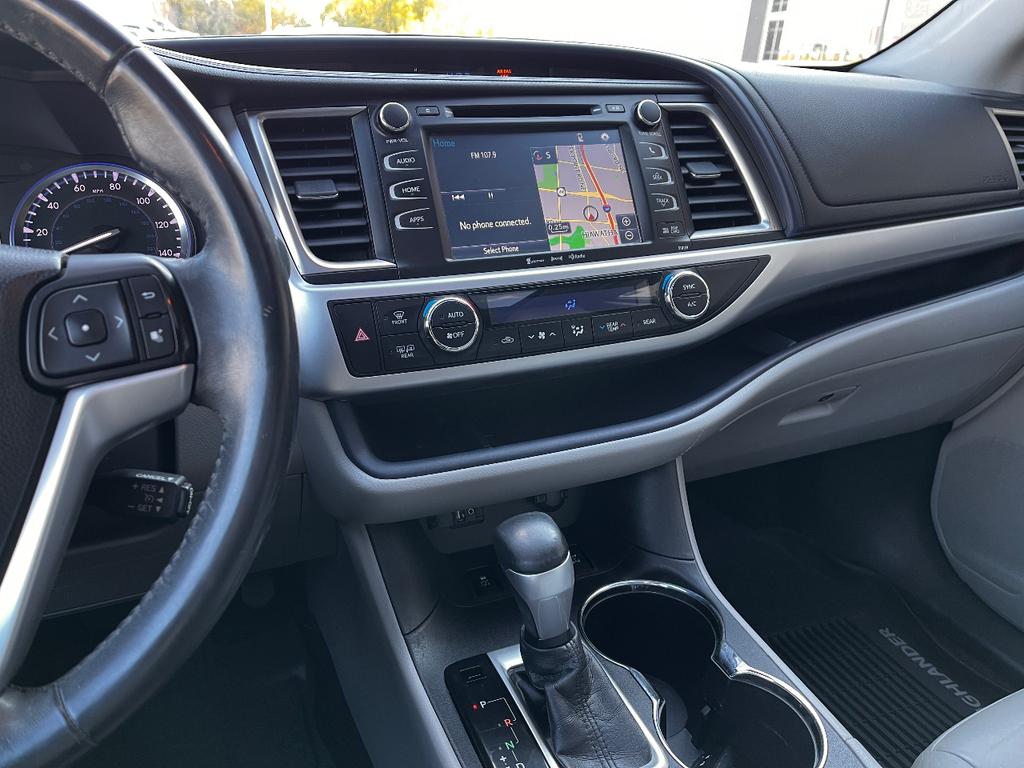 used 2016 Toyota Highlander car, priced at $14,440