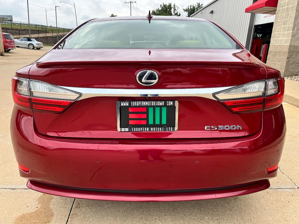 used 2016 Lexus ES 300h car, priced at $17,492