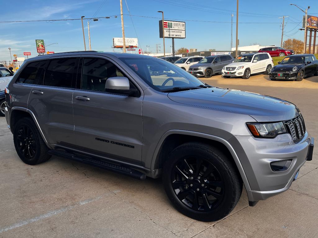 used 2017 Jeep Grand Cherokee car, priced at $14,999