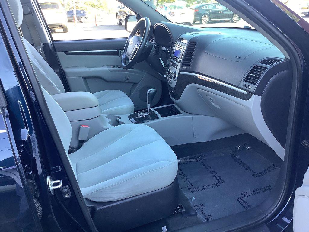 used 2009 Hyundai Santa Fe car, priced at $5,995
