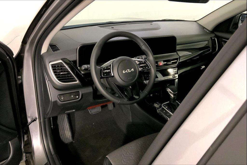 new 2026 Kia Seltos car, priced at $27,035