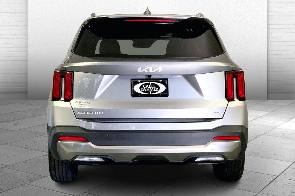 new 2025 Kia Sorento Hybrid car, priced at $41,221