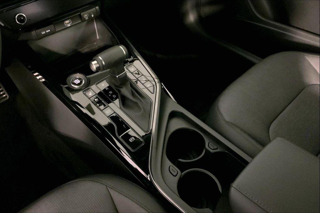 new 2025 Kia Niro car, priced at $35,487