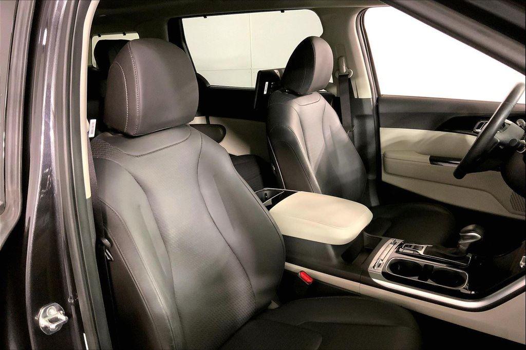 used 2024 Kia Carnival car, priced at $41,300