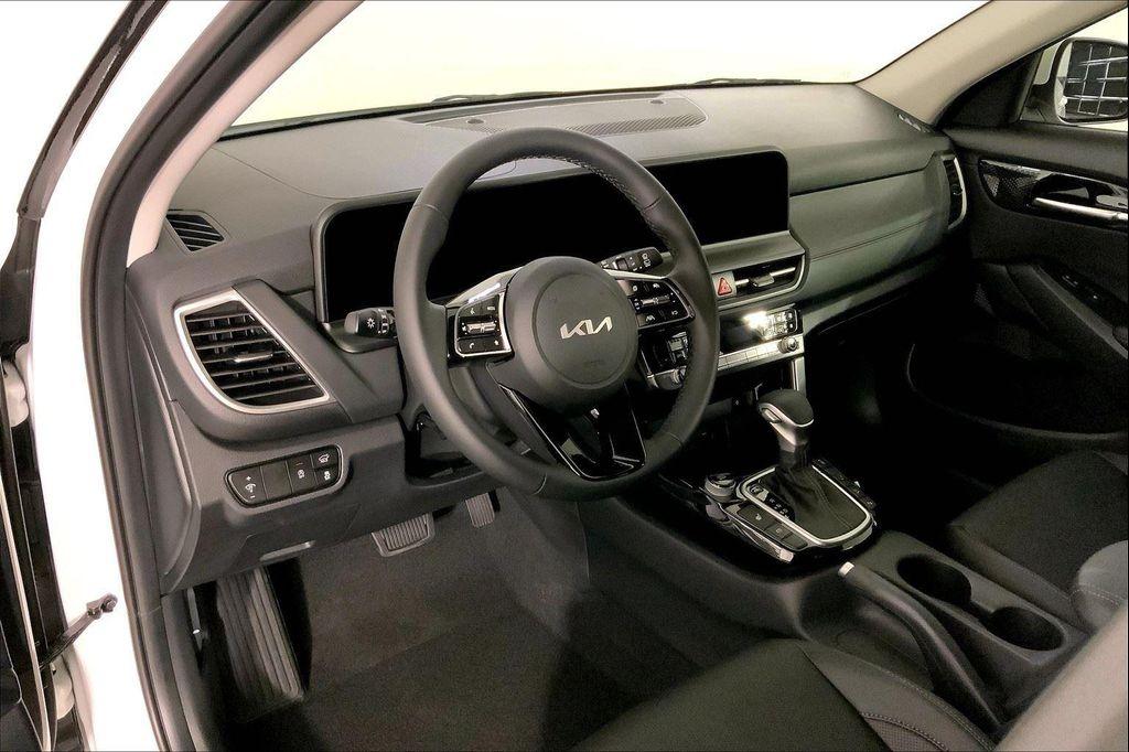 new 2026 Kia Seltos car, priced at $30,570