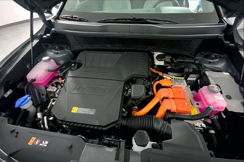 new 2025 Kia Niro car, priced at $30,106