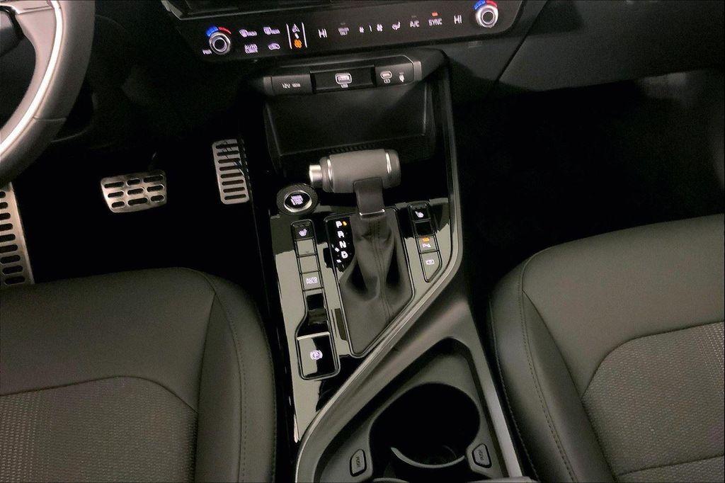 new 2025 Kia Niro car, priced at $32,333