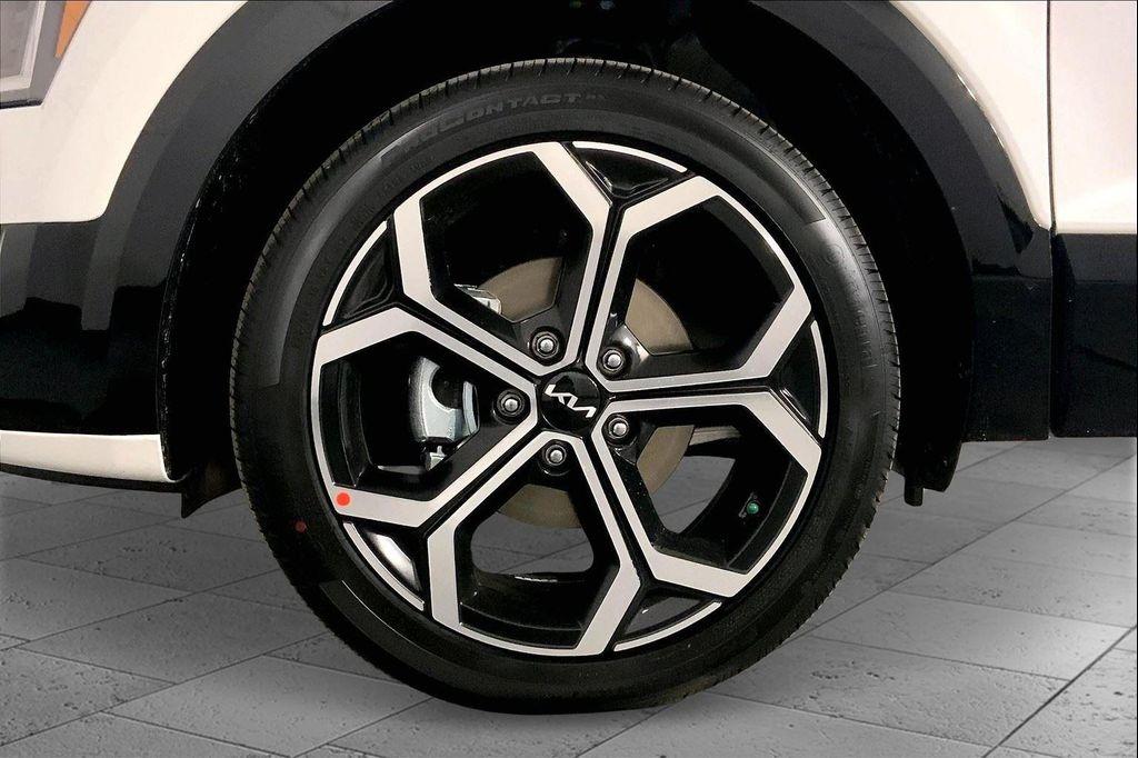 new 2025 Kia Niro car, priced at $32,333