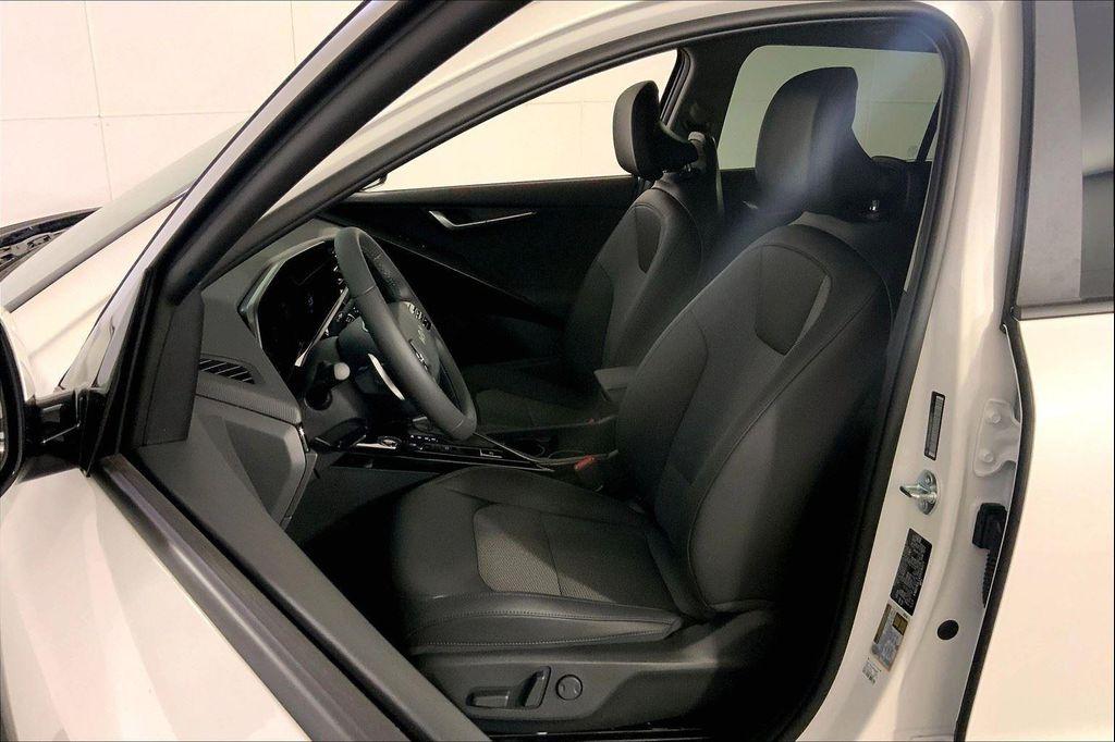 new 2025 Kia Niro car, priced at $32,333