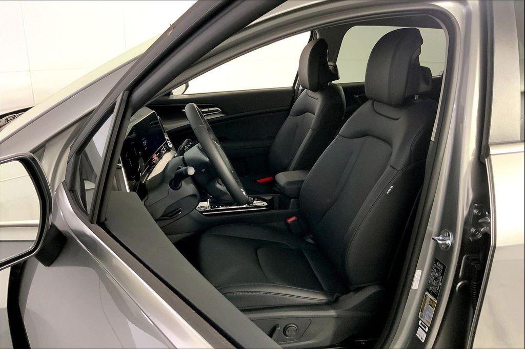 new 2025 Kia Sportage car, priced at $29,590