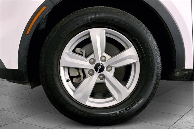 used 2023 Kia Sorento car, priced at $24,800