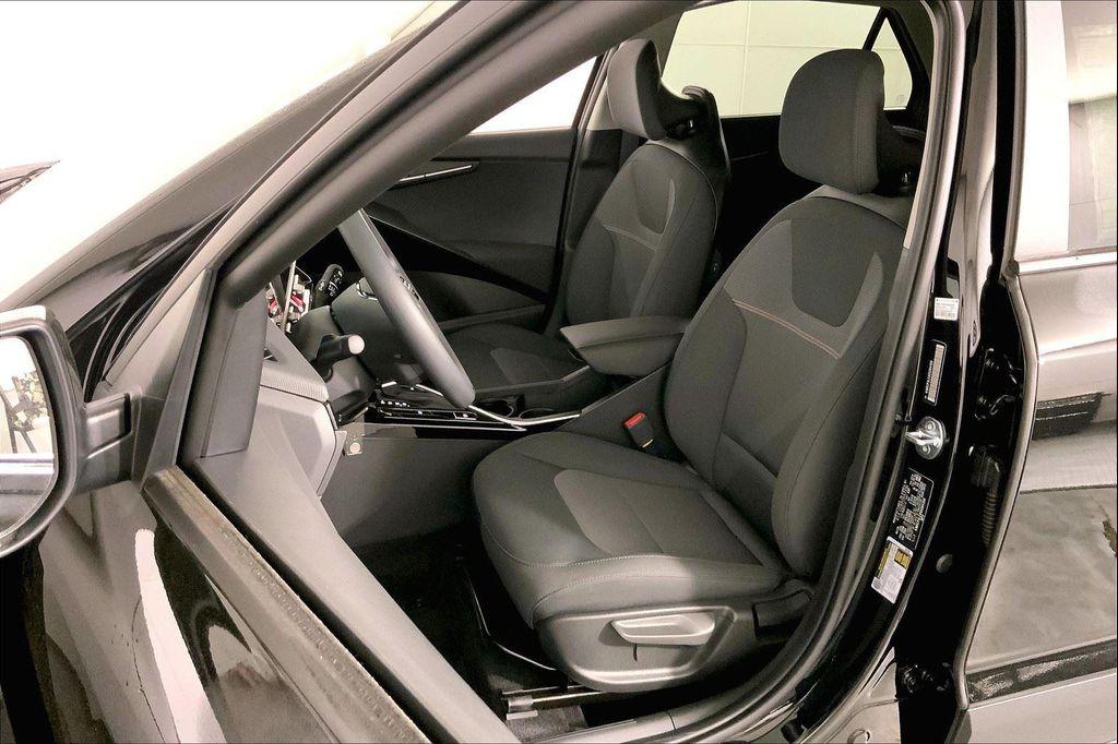 new 2025 Kia Niro car, priced at $27,893