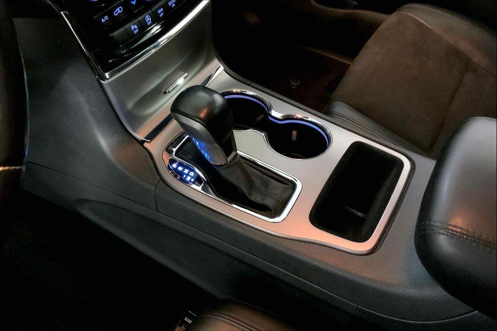 used 2021 Jeep Grand Cherokee car, priced at $17,400