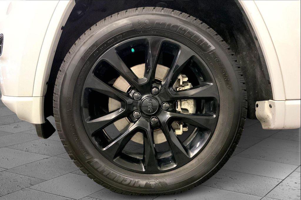 used 2021 Jeep Grand Cherokee car, priced at $17,400