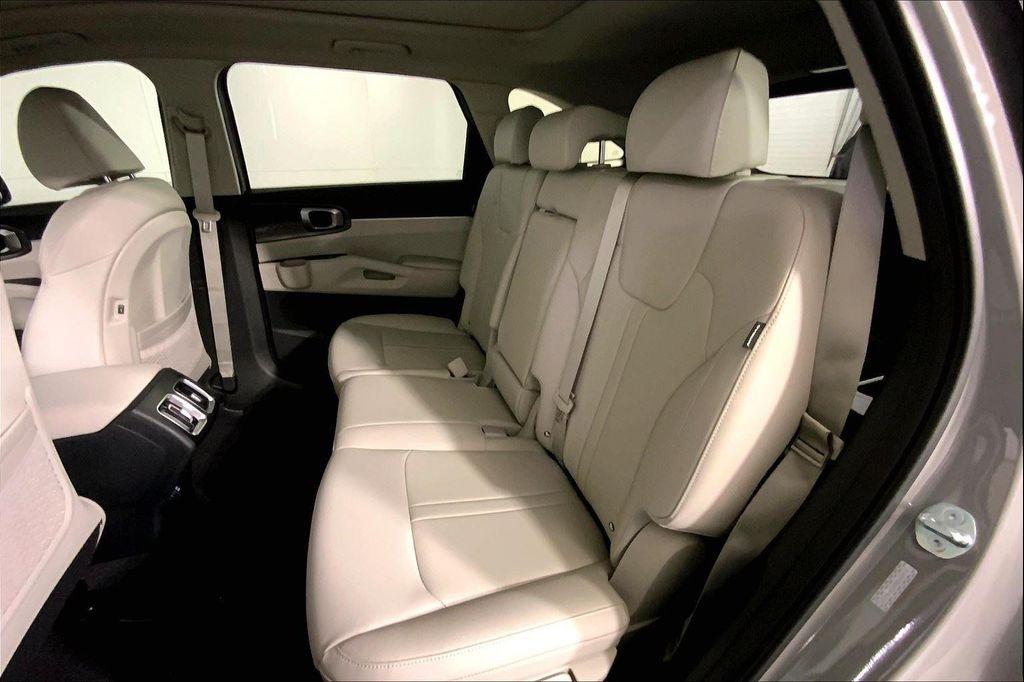 new 2025 Kia Sorento car, priced at $37,035