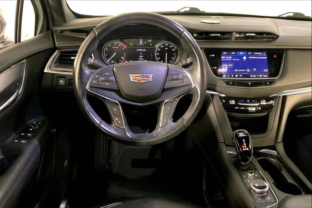 used 2021 Cadillac XT5 car, priced at $25,399