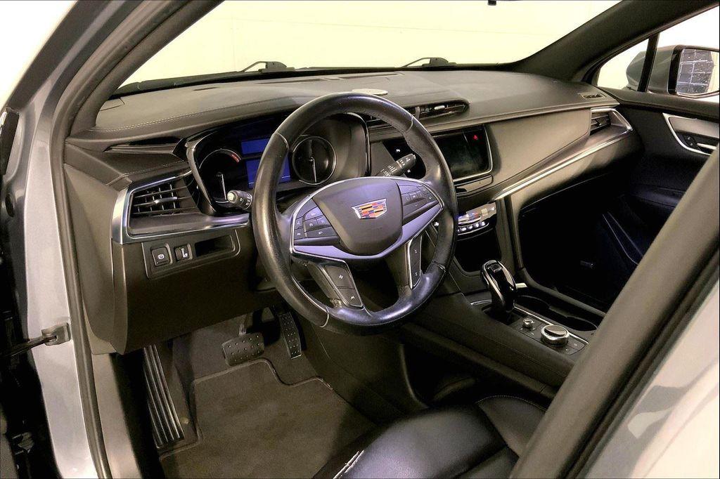 used 2021 Cadillac XT5 car, priced at $25,399