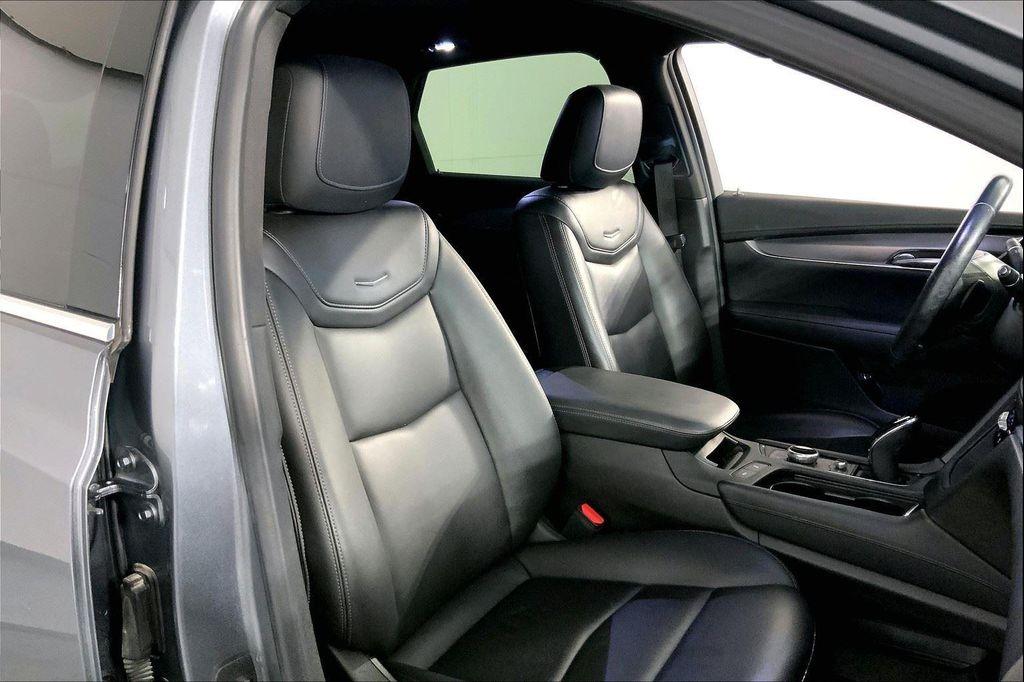 used 2021 Cadillac XT5 car, priced at $25,399