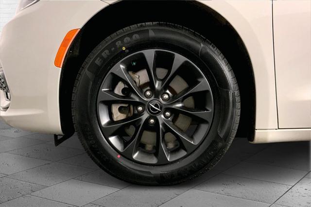 used 2021 Chrysler Pacifica car, priced at $25,300