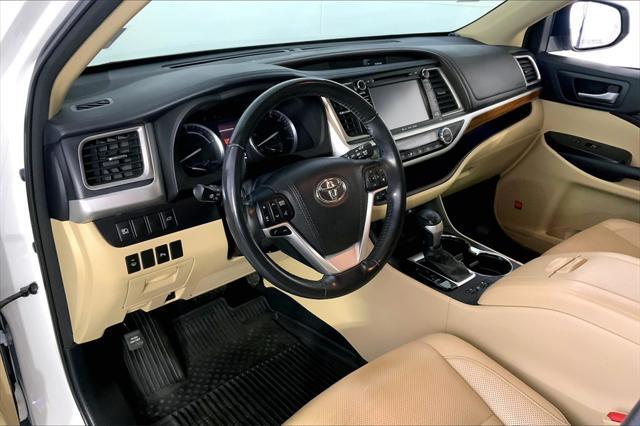 used 2017 Toyota Highlander Hybrid car, priced at $25,499