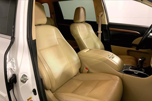 used 2017 Toyota Highlander Hybrid car, priced at $25,499