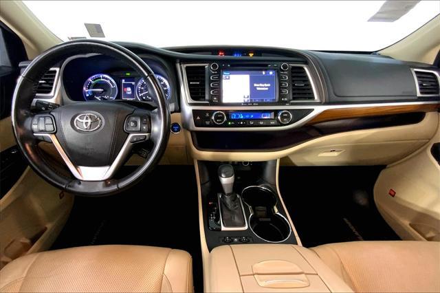 used 2017 Toyota Highlander Hybrid car, priced at $25,499
