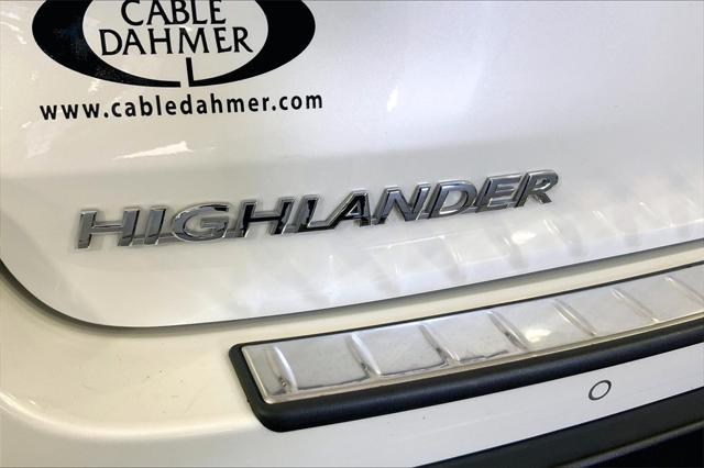 used 2017 Toyota Highlander Hybrid car, priced at $25,499