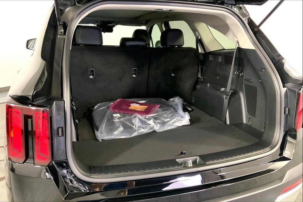 new 2025 Kia Sorento car, priced at $36,940