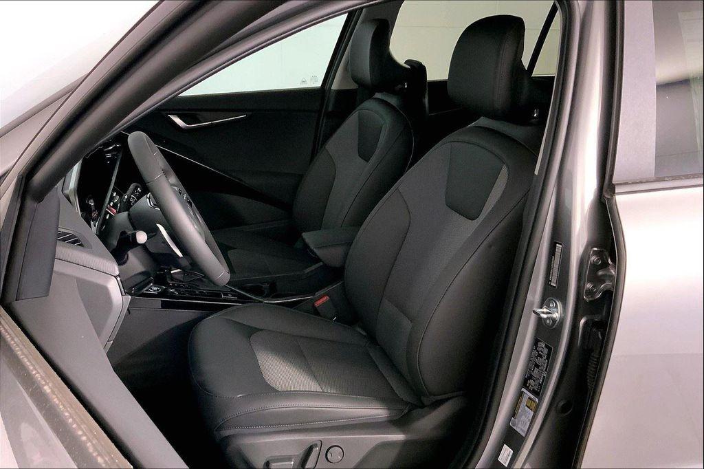 new 2025 Kia Niro car, priced at $29,792