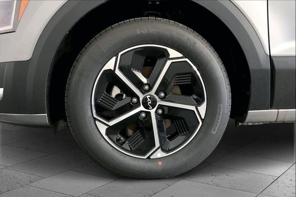 new 2025 Kia Niro car, priced at $29,792