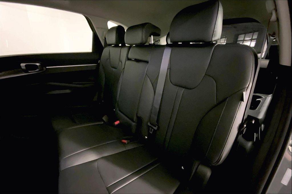 new 2025 Kia Sorento car, priced at $35,260