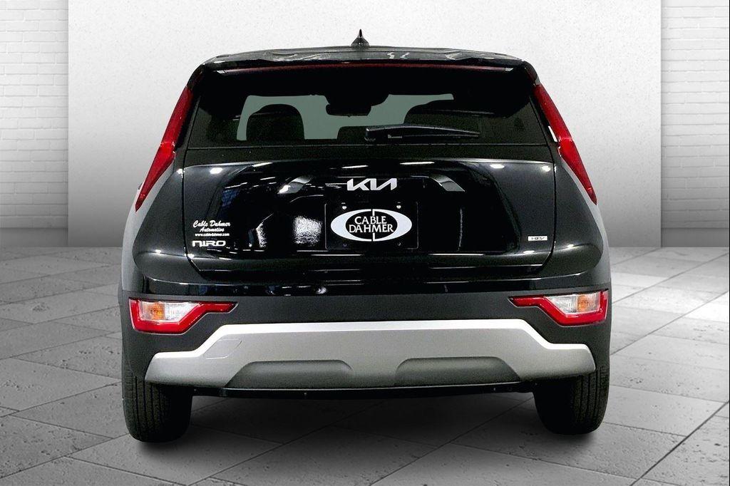 new 2025 Kia Niro car, priced at $27,602