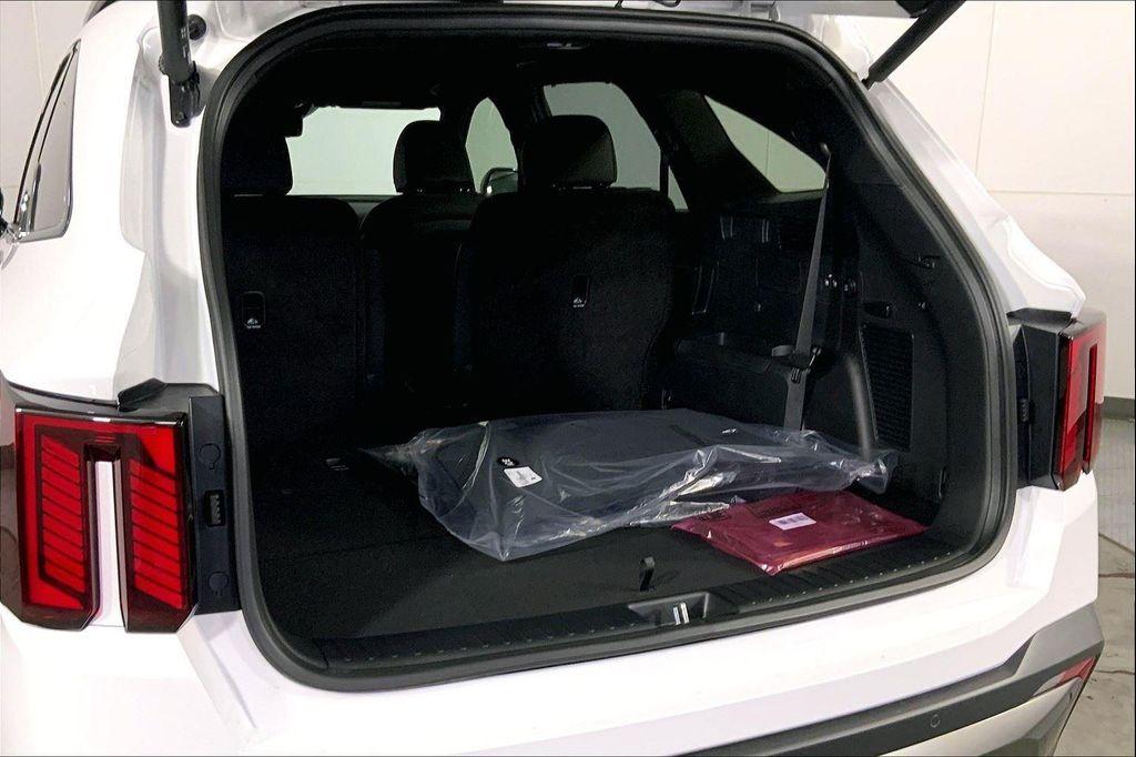 new 2025 Kia Sorento car, priced at $46,379