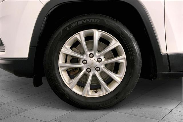 used 2019 Jeep Cherokee car, priced at $13,899