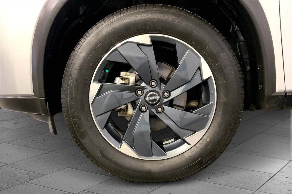 used 2024 Nissan Rogue car, priced at $22,400