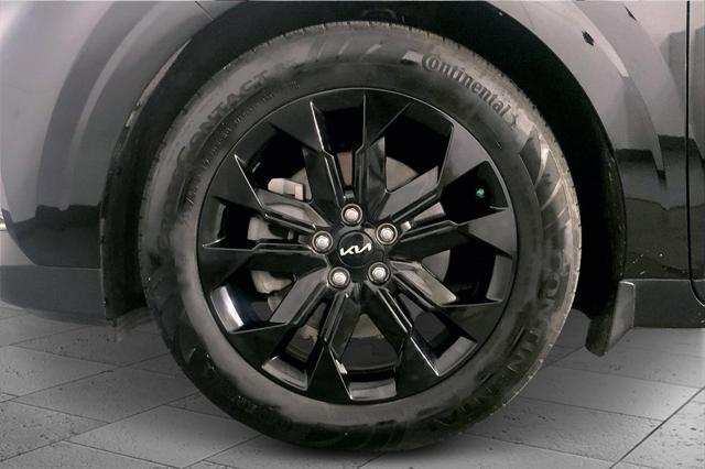 used 2024 Kia Carnival car, priced at $42,300